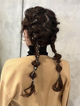 ガーデントウキョウ(GARDEN Tokyo) ツインヘアアレンジ/ヘアアレンジ/編み下ろし/お呼ばれヘア