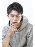 黒髪短髪ソフトツイストアップバングツーブロック刈り上げ