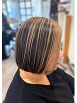 テオ(Teo)&nbsp;立体感ハイライト×切りっぱなしボブ