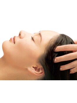 綺麗な髪は頭皮から。極上のヘッドスパで頭皮をほぐす。自分へのご褒美・至福のひと時を体験しませんか？