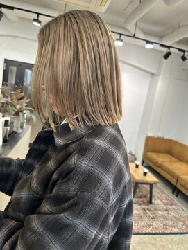 メリー オオサカ(Merly Osaka) 若干くすませたブロンドカラー_smoky blond_