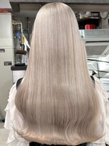 ロウル 渋谷(LOWRL)&nbsp;ホワイトグレージュ/寒色ミルクティー/ケアブリーチカラー