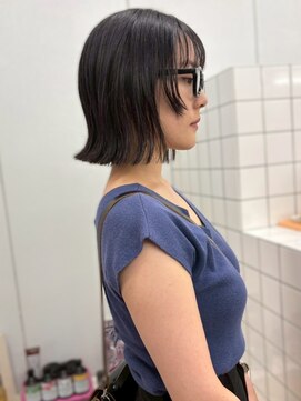 シーン(SCENE) 外ハネボブ レイヤーカット グレージュ 顔周りカット 20代 30代