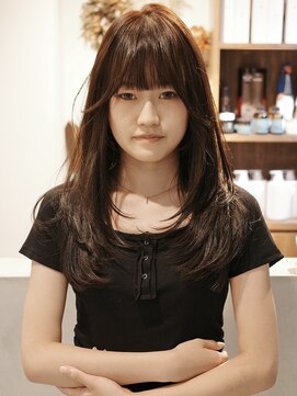 ウィム(wim) 『レイヤーカット』ブラウンカラー/透明感カラー