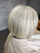 燈&nbsp;美髪ショート