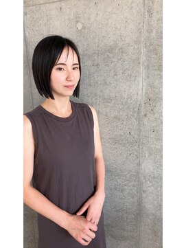 ロア(Roa) 3本前髪×切りっぱなしボブ