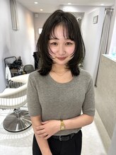 リラ(Lila’s)&nbsp;ハッシュカット/大人レイヤー/顔まわり/暗髪/透け感