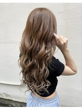 サーティーン(THIRTEEN) ブリーチ無し♪オリジナルベージュのエクステロング《20代》