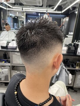 ザ フェイダーズ(The Faderz) 波巻きツーブロックスキンフェードアップバング濡れパンショート