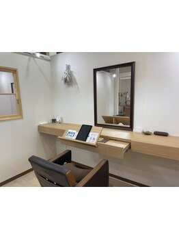 施術中に周りの目を気にすることなく施術を受けられる空間を完備☆ご要望、お悩みを気軽に相談できる◎