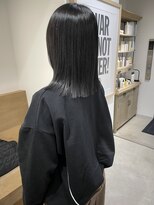 ナンバースリー 綱島店(Number Three)&nbsp;ブルーブラックのぱつっとボブ【Number Three 綱島】