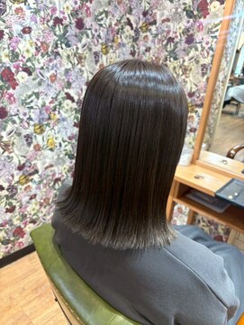 オーストヘアジジ(Aust hair Gigi) オリーブグレージュ