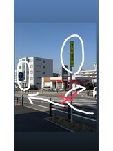 店舗前、交通規制により警察が取り締まってる場所です。