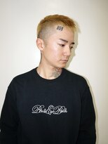 メリケンバーバーショップ トーキョー(MERICAN BARBERSHOP TYO)&nbsp;メンズカットバーバースタイルスパイキーショートフェードボウズ