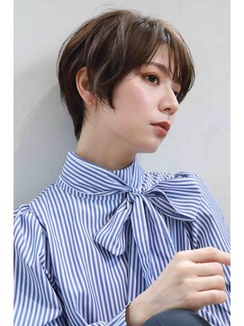 ムウ 難波(MOU) クールショートボブ前髪イメチェンピンクベージュ20代30代40代