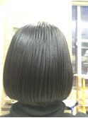 ダークカラー黒髪暗髪丸み美シルエットボブ