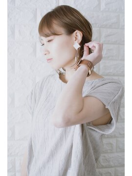 ノイン(noine) 「それどこの？」って最高の褒め言葉。