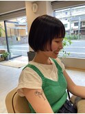 コロンとショートボブ