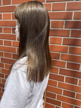 イイナヘアガレージ(117) 【117hairgarage】大人かわいい_グレーベージュ_ロング