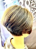 50代前下がりショートグラデーションボブ