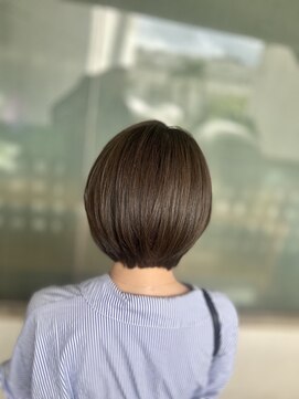 ミニィバイミラーズ(Miniy by Miroirs) 赤み消し→グレージュカーキベージュ