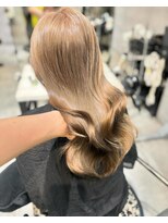 アンダーバーホワイト(_WHITE)&nbsp;髪質改善　ブロンドヘア