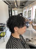 ツイストスパイラルパーマ　縦落ちツイスト　メンズウルフパーマ