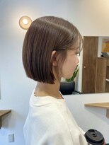 コニー アンド リリー(conne&riri)&nbsp;切りっぱなしボブにシアーベージュ