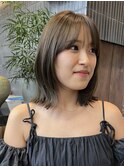 栄小顔レイヤー透明感オリーブベージュ 切りっぱなしボブ