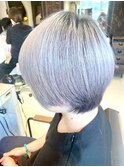 ブリーチカラー/シルバーグレージュ/ショートカット