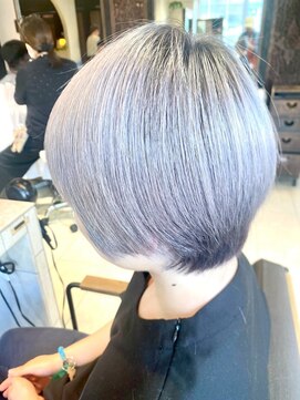 ヘアリゾート粋 ティガ 池袋店(tiga) ブリーチカラー/シルバーグレージュ/ショートカット