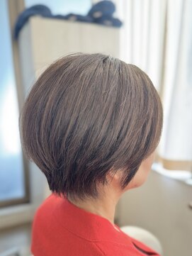シュヴー 築地(CHEVEUX) 明るい白髪染め/白髪ぼかし/丸みショート/40代/50代/60代/
