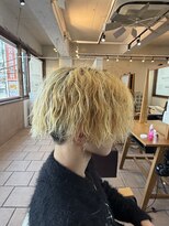 ネオリーブクレア 綱島店(Neolive Krea) ブリーチ × 縦落ちツイストスパイラルパーマ