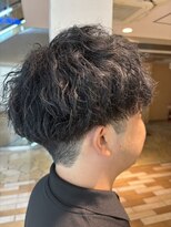 ケンジ 平塚 アネッタ(KENJE annetta)&nbsp;刈り上げマッシュ　なみまきパーマ