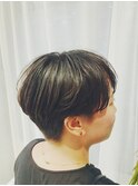 頭の形がキレイに見えるマッシュショート