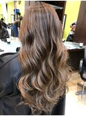 ロング　ベージュ　ハイライト