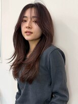 大人カジュアルヘアふわっとレイヤーカット白髪ぼかし