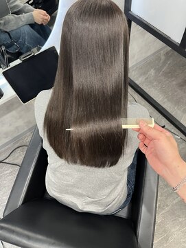 アイ(_i) 【髪質改善ストレート】で自然なツヤ髪に！！