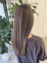 リフ(LIF by MIRROR TALK)&nbsp;イルミナカラー×極細ハイライトで魅せる透け感大人グレージュ