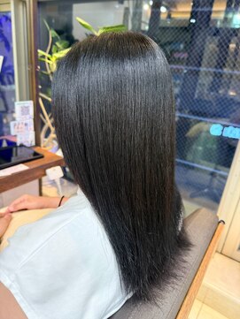 ヘアリゾート粋 ティガ 池袋店(tiga) 黒髪ロング/艶髪/ストレートヘア