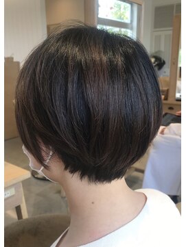 アドラーブル 万代店 (adorable) 襟足スッキリ【くびれショート】で小顔見せ　20代30代40代