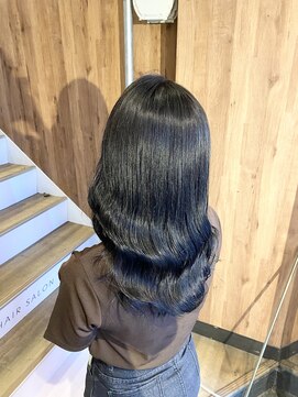 アヴァンス 天王寺店(AVANCE.) ブルーブラック×透明感