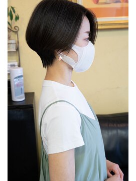 ページボーイ美容室 [お客様スタイル]黒髪メリハリショート
