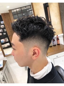 バーバーブロス 吉祥寺店(BARBER BROS) 【LUDLOW BROS.】YamazakiManaya フェードカット エロパーマ