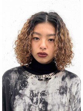 ラブ ロック Love' Lock ボブヘアのスパイラルパーマ・ブリーチ毛のスパイラルパーマ