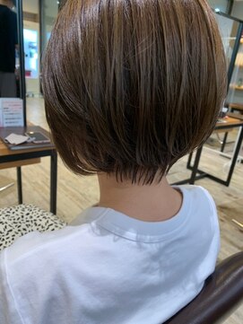 トレ(tre.) 甲子園口/髪質改善/縮毛矯正/白髪染め/ハイライト/酸性