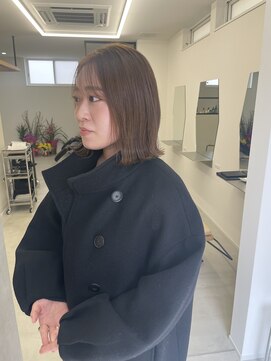 ドットサイン(.CYEN) 透明感ベージュ　外ハネボブ