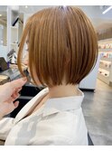 大人女子のショートカットウェットヘアボブ髪質改善・縮毛矯正