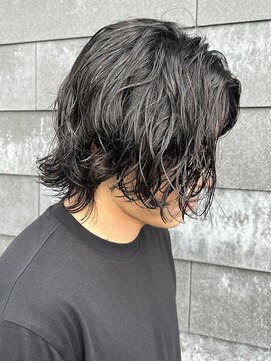 ヒュイル バイ ニアウ(Hwyl by Niau) メンズマッシュセンターパートスパイラルパーマニュアンスパーマ