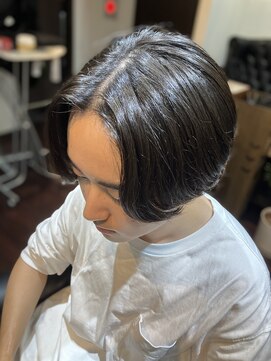 マークス(Hair Design MarkS) センター分けショート